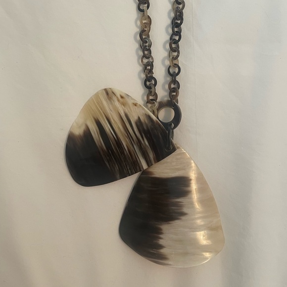 Horn Necklace - Picture 3 of 3